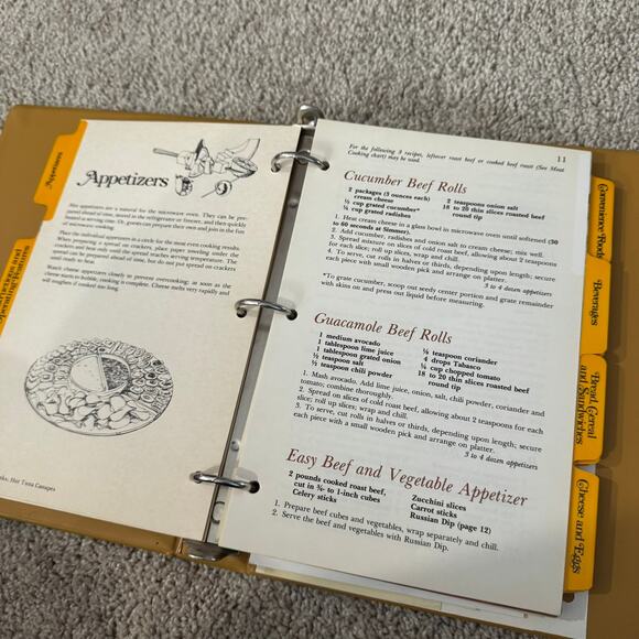 Vintage 1977 Montgomery Ward Adventures in Microwave Cooking Recipe Book Binder - Picture 3 of 16